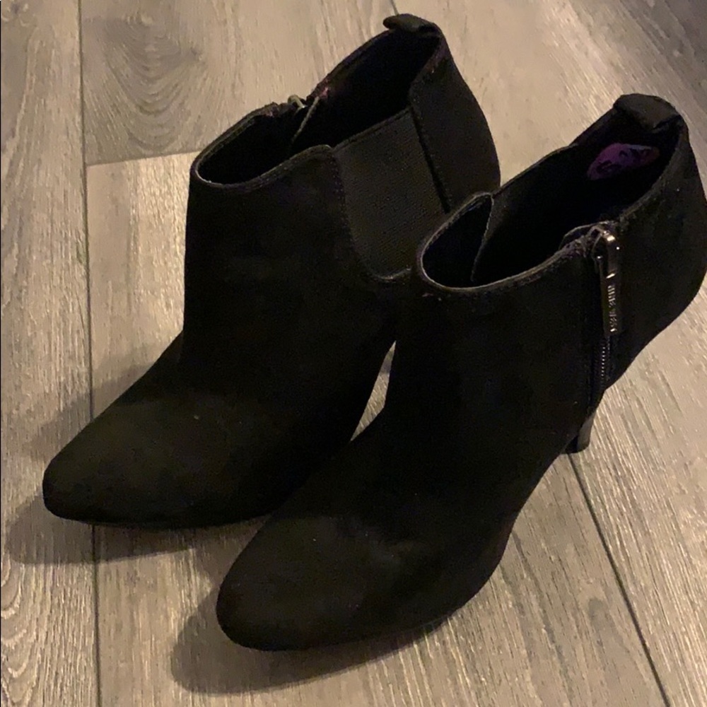Women’s black booties